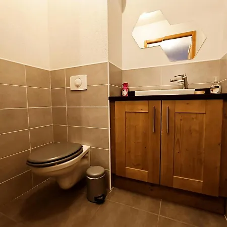 Apartment Cosy Avec Terrasse Et Parking Prive, Centre Village A 2 Pas Et Arret Ski-bus Proche - Fr-1-624-114 *