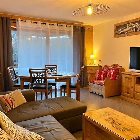 Cosy Avec Terrasse Et Parking Prive, Centre Village A 2 Pas Et Arret Ski-bus Proche - Fr-1-624-114 * Samoens